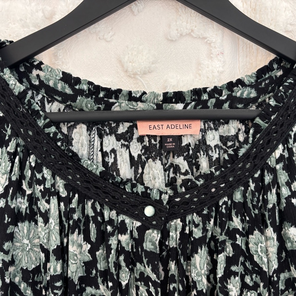 East Adeline Floral Women's Blouse 2X - Picture 4 of 6